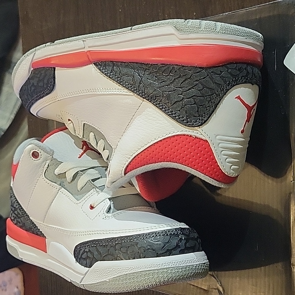 Jordan 3 Retro Rare "Fire Red" (2013) (PS) Boys 3Y Girls 4.5 Brand New W/Box - Picture 8 of 11